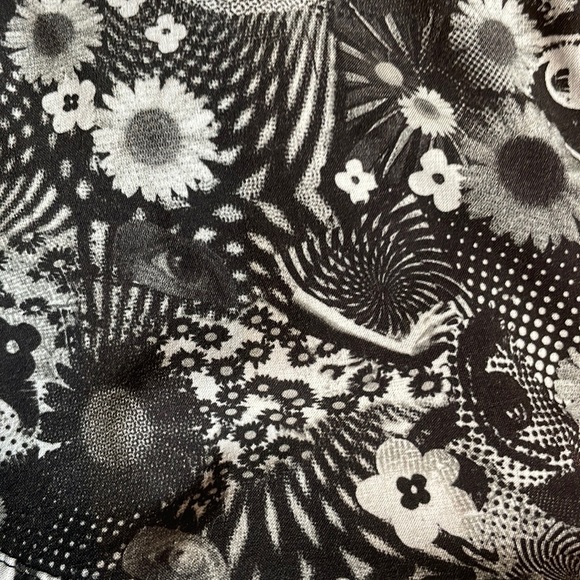 Lululemon Sea Wheeze limited edition shorts 🌊 - Picture 3 of 3